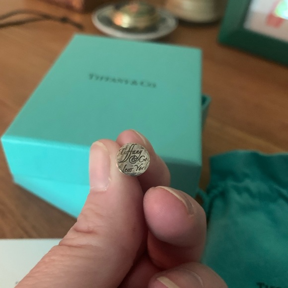 Tiffany & Co. stud Earrings - Picture 2 of 4